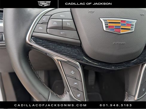 Used 2025 Cadillac XT5 Premium Luxury image 16