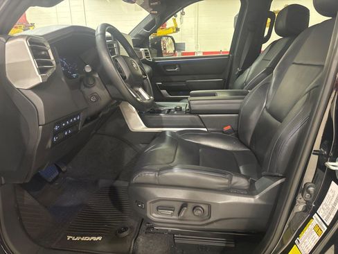 Used 2024 Toyota Tundra Platinum AWD/4WD image 40