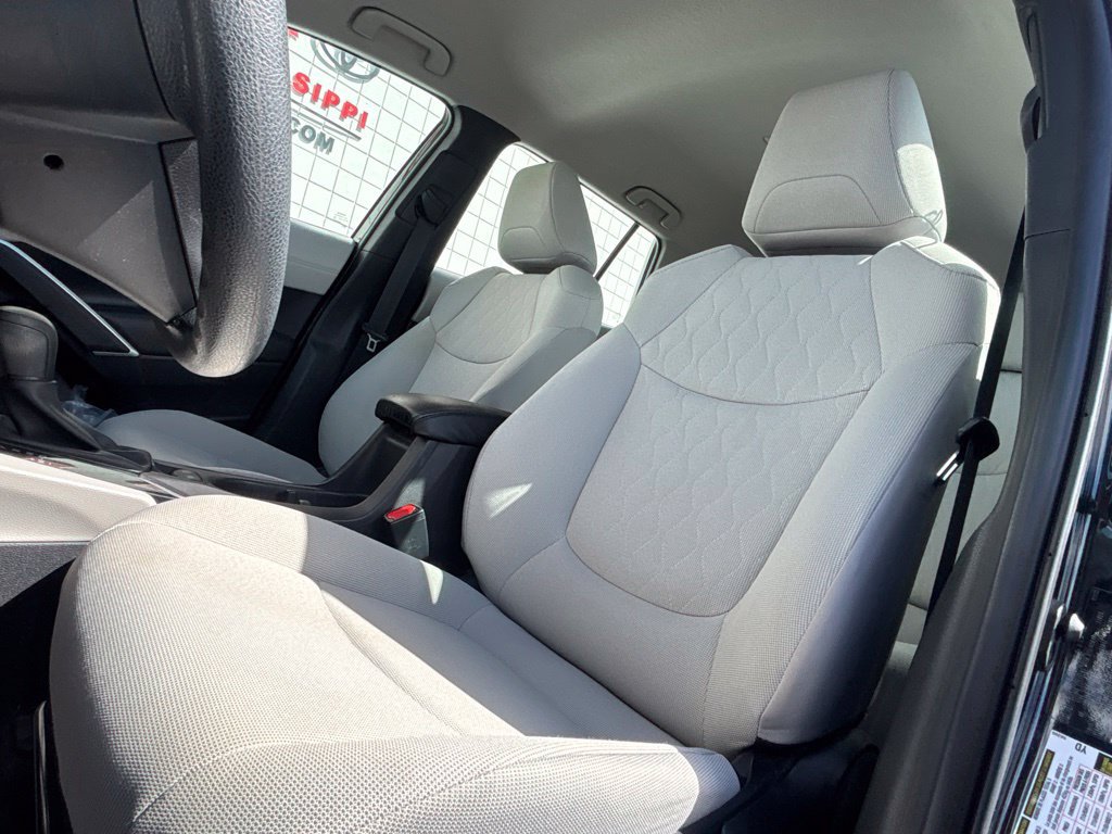 Used 2025 Toyota Corolla Cross L FWD image 10
