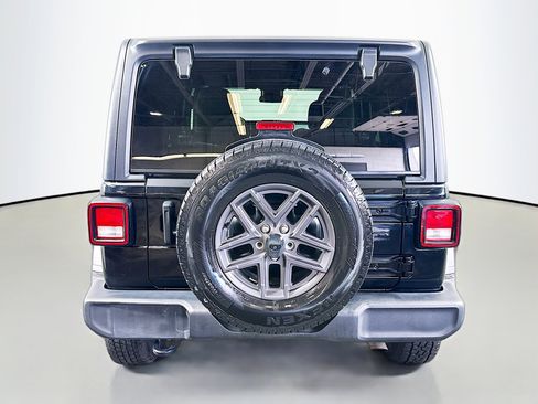 Used 2024 Jeep Wrangler Unlimited Sport AWD/4WD image 6