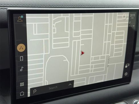 Used 2022 Land Rover Defender 110 SE image 25