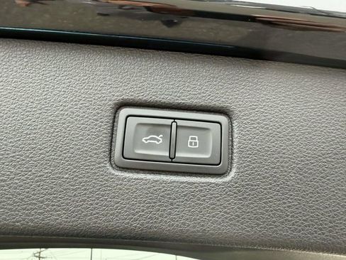 Used 2023 Audi Q7 2.0T Premium w/ Towing Package image 8