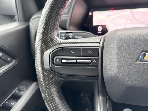 Used 2025 Chevrolet Colorado W/T image 26