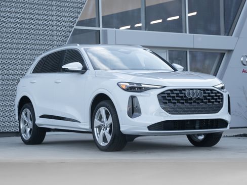 New 2025 Audi Q5 Premium Plus image 1