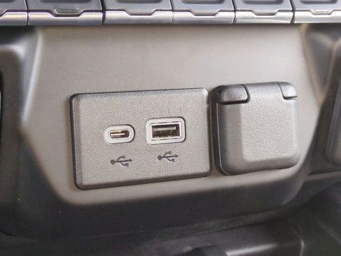 Used 2022 GMC Sierra 2500 Denali w/ Denali Ultimate Package image 38