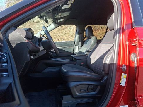 Used 2025 Ford Explorer ST-Line image 13