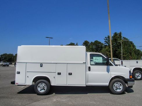 New 2025 Chevrolet Express 3500 w/ Power Convenience Package image 3