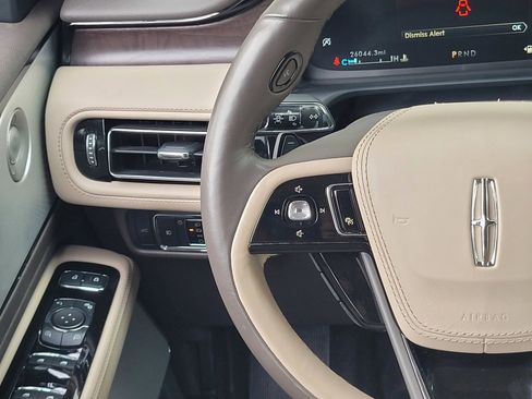 Used 2023 Lincoln Aviator Reserve w/ Equipment Group 201A image 13