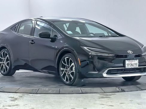 Used 2024 Toyota Prius Prime Premium w/ Advanced Technology Package FWD image 9