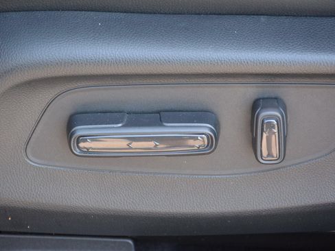 Used 2025 Honda HR-V EX-L image 8
