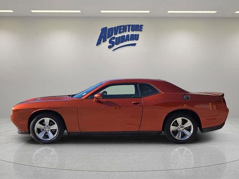 Used 2021 Dodge Challenger SXT image 4