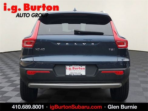 Used 2021 Volvo XC40 T5 Momentum w/ Premium Package image 5