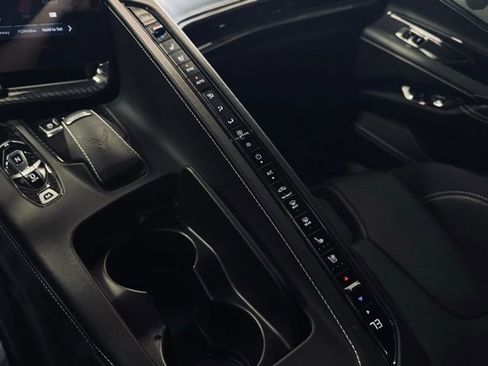 Used 2025 Chevrolet Corvette Stingray Premium Cpe w/ Z51 Performance Package image 34