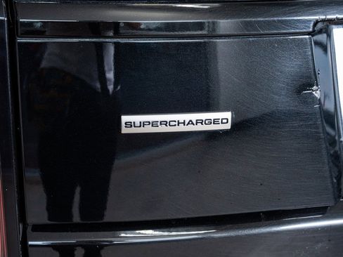 Used 2019 Land Rover Range Rover Supercharged image 24