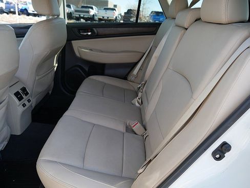 Used 2017 Subaru Outback 2.5i Limited image 16