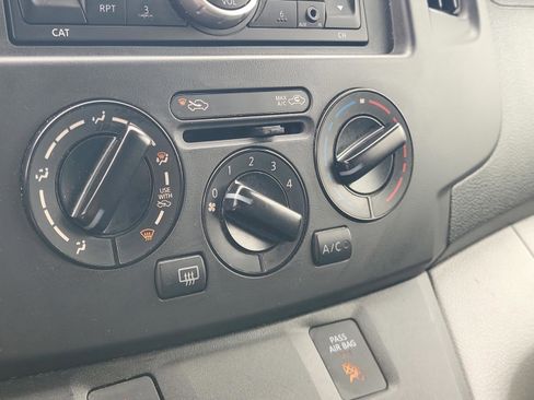 Used 2017 Nissan NV200 S image 23
