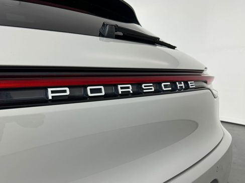 Used 2021 Porsche Macan AWD/4WD image 12