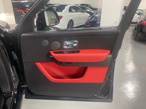 Used 2021 Rolls-Royce Cullinan image 39