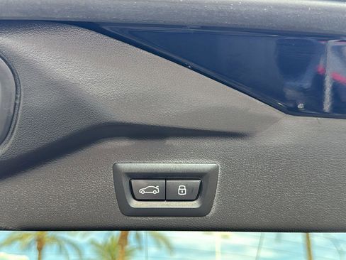 Used 2025 BMW X5 xDrive40i w/ Premium Package image 30