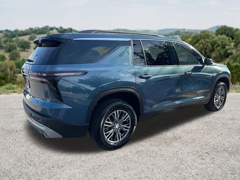 Used 2024 Chevrolet Traverse LT FWD image 9