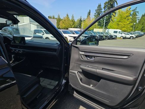 Certified 2025 Honda CR-V Sport image 12