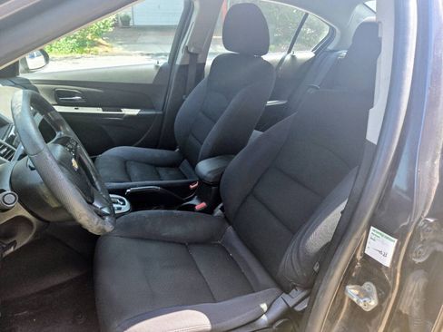 Used 2016 Chevrolet Cruze LT FWD image 8