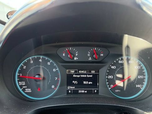 Used 2019 Chevrolet Malibu LT w/ Leather Package FWD image 11