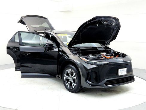 Certified 2023 Toyota bZ4X XLE image 9