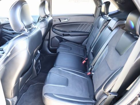 Used 2019 Ford Edge ST image 12