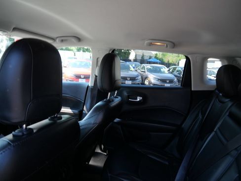 Used 2020 Jeep Compass Latitude AWD/4WD image 21