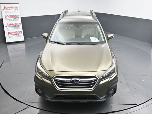 Used 2018 Subaru Outback 2.5i Limited image 11
