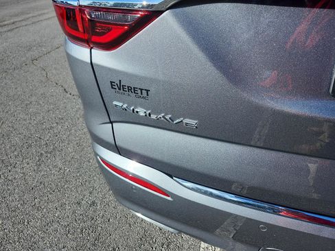 Certified 2021 Buick Enclave Avenir w/ Avenir Technology Package image 4