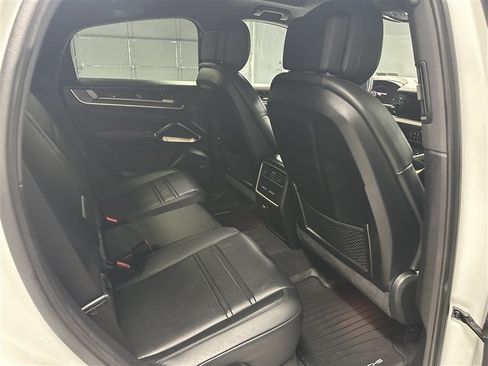 Used 2024 Porsche Cayenne Coupe w/ Premium Package Plus AWD/4WD image 12
