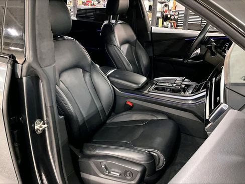 Used 2020 Audi Q8 Prestige w/ Prestige Package image 7