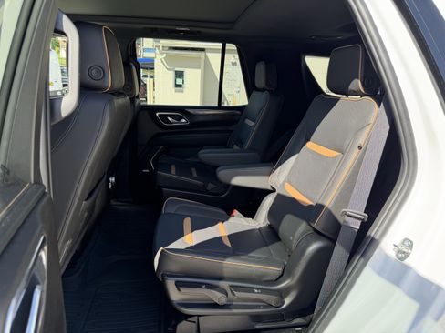 Used 2024 GMC Yukon AT4 w/ AT4 Premium Package AWD/4WD image 12
