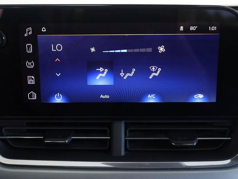 Used 2024 Chevrolet Trax LT FWD image 37