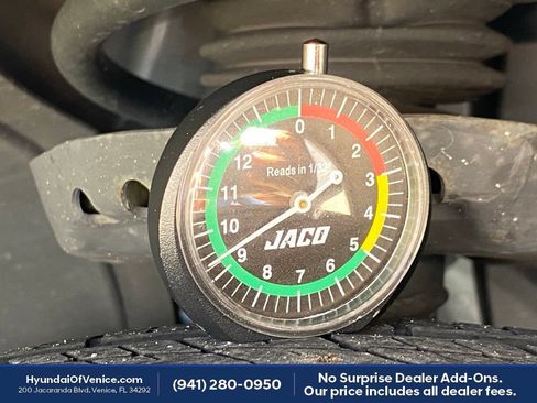 Used 2024 Chevrolet Trax LT FWD image 6