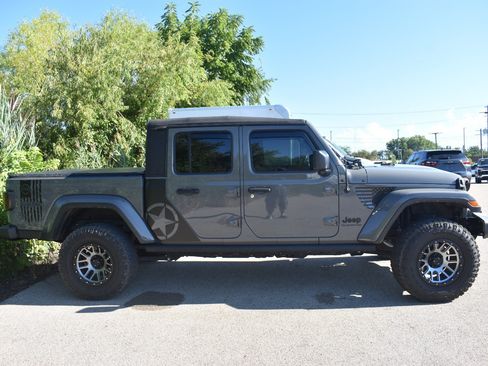 Used 2021 Jeep Gladiator Sport AWD/4WD image 2