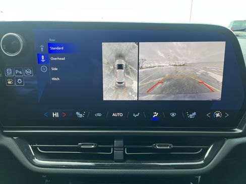 Used 2024 Chevrolet Equinox EV RS image 28