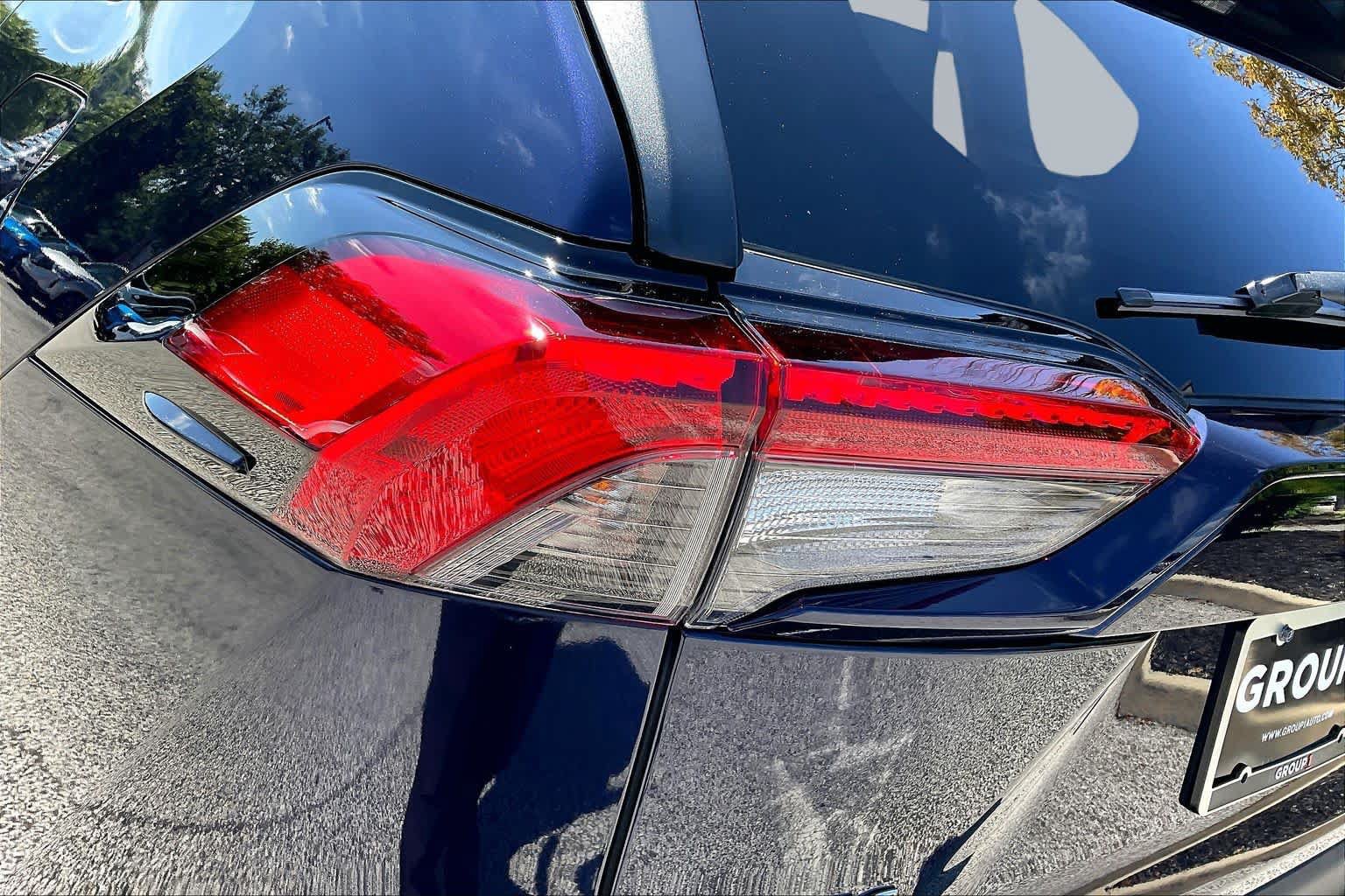 Used 2021 Toyota RAV4 XLE Premium AWD/4WD image 27
