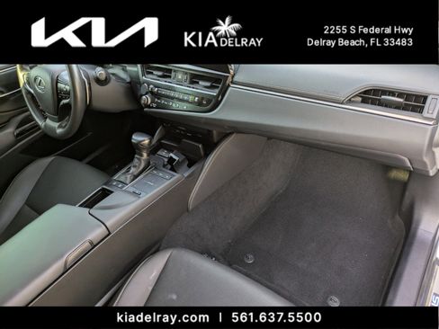 Used 2022 Lexus ES 300h image 35