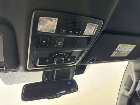 Used 2018 Toyota Tacoma TRD Off-Road w/ Technology Package image 9