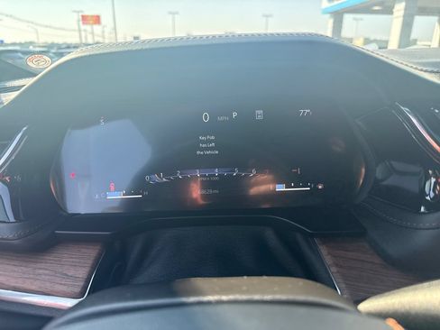 Used 2023 Jeep Grand Cherokee L Summit w/ Luxury Tech Group V AWD/4WD image 19