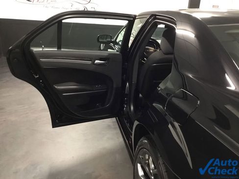 Used 2018 Chrysler 300 Touring w/ Sport Appearance Package image 26