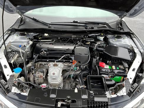Used 2017 Honda Accord LX image 31