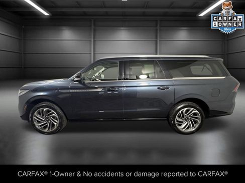 Used 2025 Lincoln Navigator L Reserve image 4