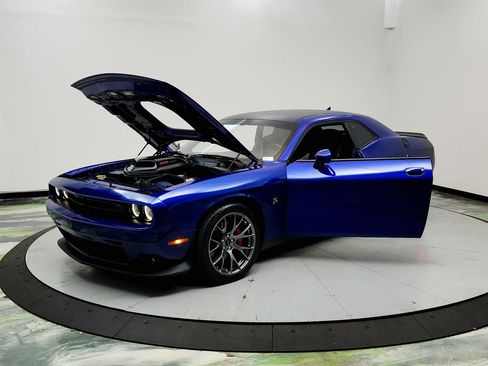 Used 2021 Dodge Challenger R/T Scat Pack w/ Shaker Package RWD image 9