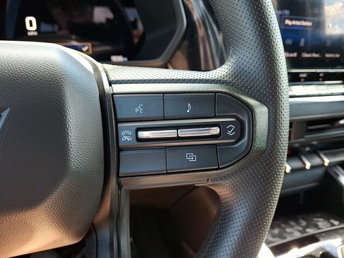Used 2024 Chevrolet Colorado Trail Boss AWD/4WD image 20