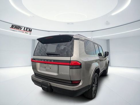 Used 2024 Lexus GX 550 w/ Cold Area Package image 3