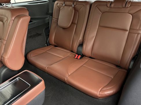 New 2026 Lincoln Aviator Reserve image 14